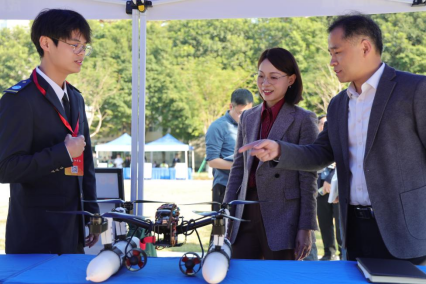 40FCCF27CEFDEC1447728BBEE4E_1A7AE303_766DF