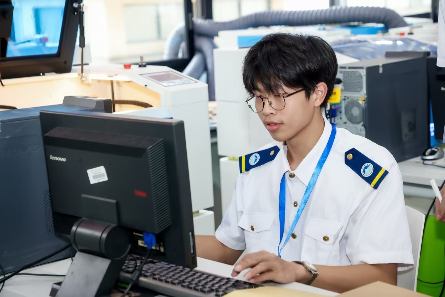 0AB21528E4FC60A8FC943CA40DD_AED8ABA2_2D0E3