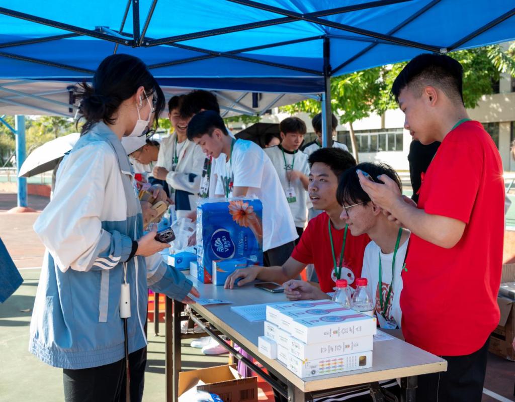 89A64A9CE642F6485EF03D0A0F3_FDA5BA23_1E286